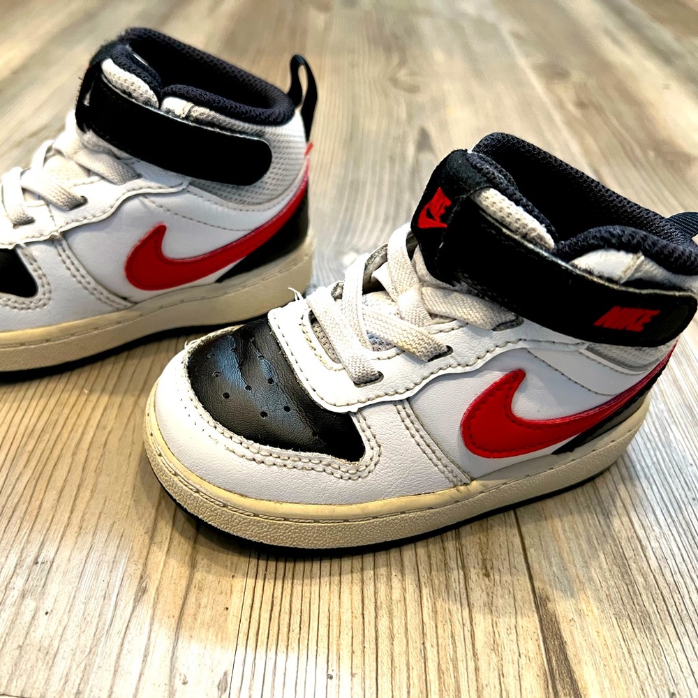Nike kids high tops Size 6